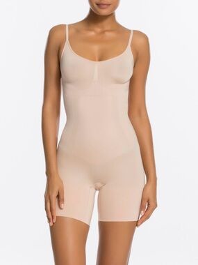 SPANX Sculpt OnCore Mid-Thigh Bodysuit